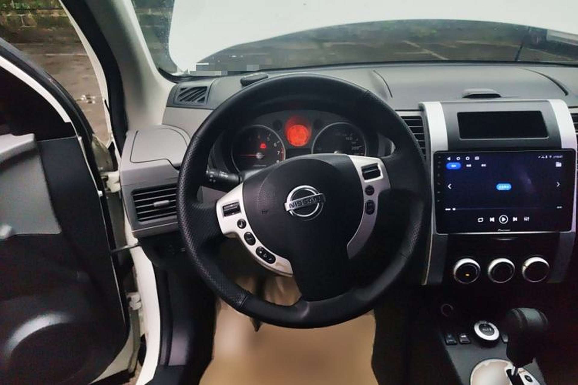 Used Nissan X-Trail 2010 2.5L CVT Luxury Edition 4WD Steering Wheel
