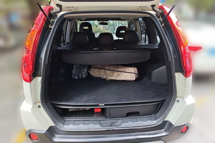 Used Nissan X-Trail 2010 2.5L CVT Ultimate Edition 4WD Trunk