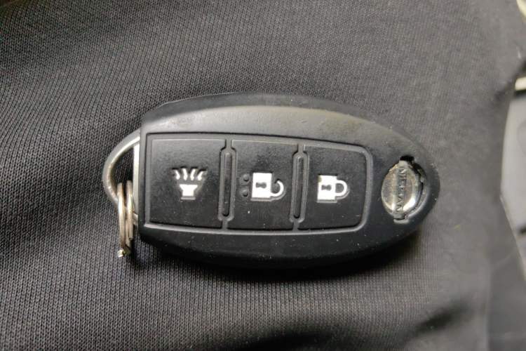 Used Nissan X-Trail 2010 2.5L CVT Luxury Edition 4WD Vehicle Key