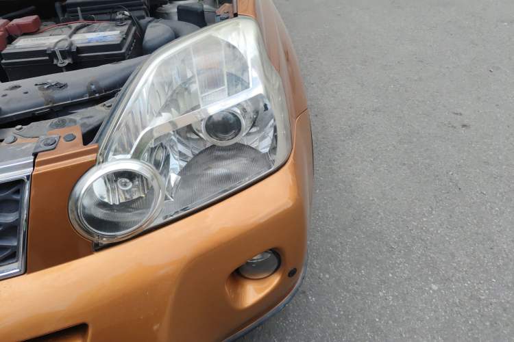 Used Nissan X-Trail 2010 2.5L CVT Luxury Edition 4WD Engine Bay Left