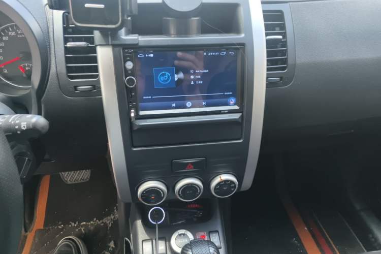 Used Nissan X-Trail 2012 2.5L CVT Luxury Edition 4WD Audio And AC Panel