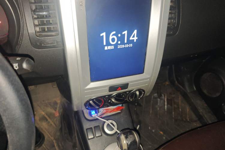 Used Nissan X-Trail 2012 2.0L CVT Comfort Edition 4WD Audio And AC Panel