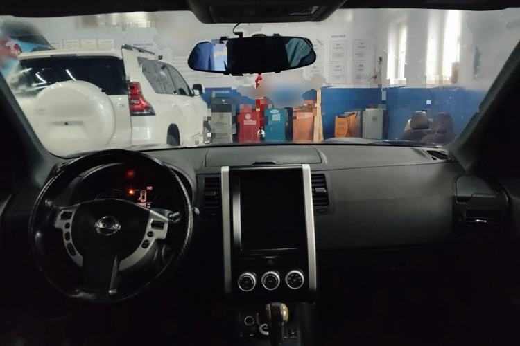 Used Nissan X-Trail 2012 2.5L CVT Luxury Edition 4WD Center Console