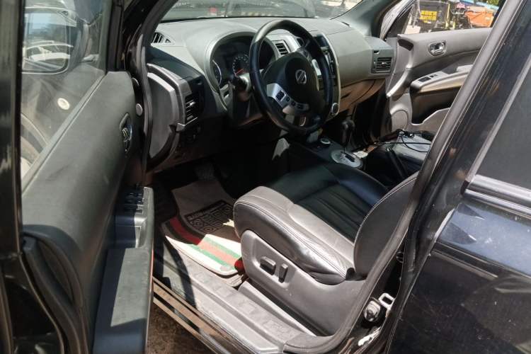 Used Nissan X-Trail 2012 2.5L CVT Luxury Edition 4WD Driver Seat