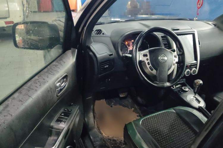 Used Nissan X-Trail 2012 2.5L CVT Luxury Edition 4WD Driver Seat