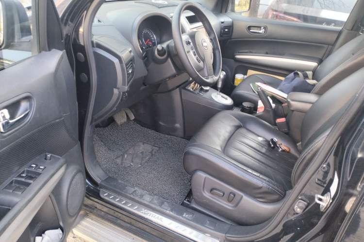 Used Nissan X-Trail 2012 2.5L CVT Luxury Edition 4WD Driver Seat