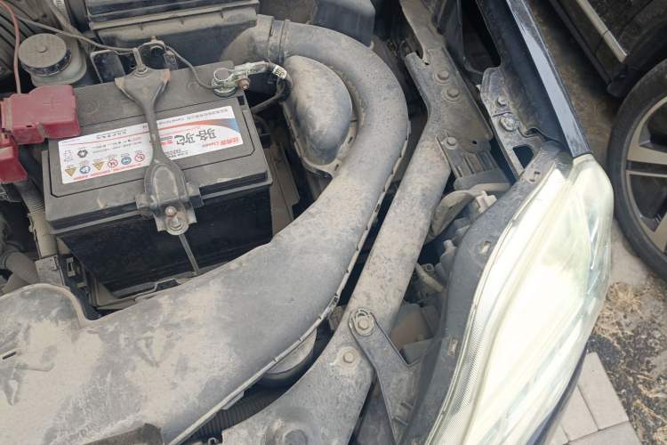 Used Nissan X-Trail 2012 2.5L CVT Luxury Edition 4WD Engine Bay Left