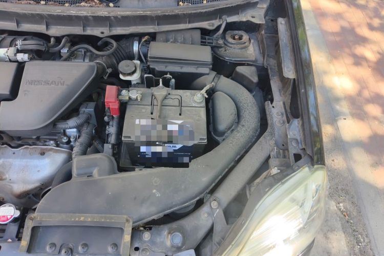 Used Nissan X-Trail 2012 2.5L CVT Luxury Edition 4WD Engine Bay Left