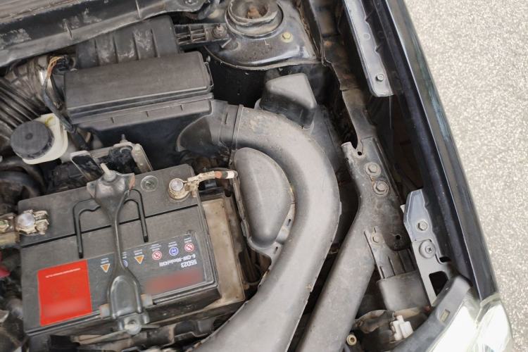 Used Nissan X-Trail 2012 2.5L CVT Luxury Edition 4WD Engine Bay Left
