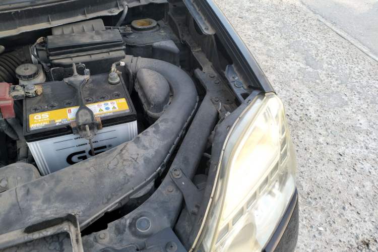Used Nissan X-Trail 2012 2.5L CVT Luxury Edition 4WD Engine Bay Left