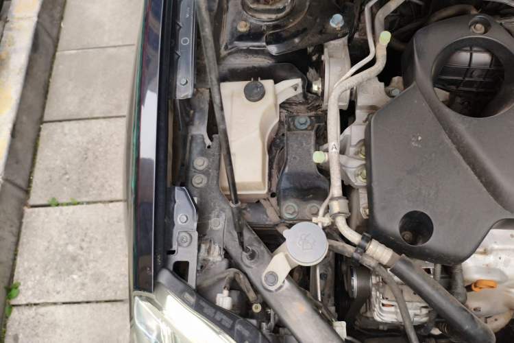 Used Nissan X-Trail 2012 2.5L CVT Luxury Edition 4WD Engine Bay Right