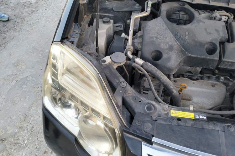 Used Nissan X-Trail 2012 2.5L CVT Luxury Edition 4WD Engine Bay Right