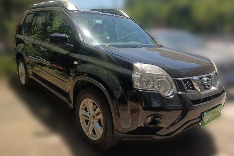 Used Nissan X-Trail 2012 2.5L CVT Luxury Edition 4WD Front Right 45 Deg