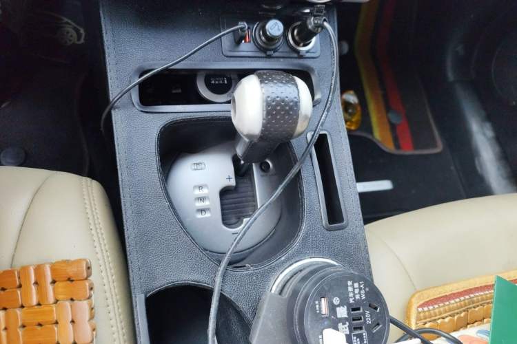 Used Nissan X-Trail 2012 2.5L CVT Luxury Edition 4WD Gear Lever