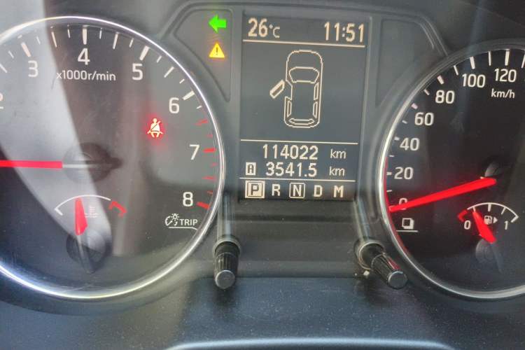 Used Nissan X-Trail 2012 2.5L CVT Luxury Edition 4WD Odometer Close Up