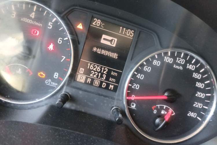 Used Nissan X-Trail 2012 2.5L CVT Luxury Edition 4WD Odometer Close Up