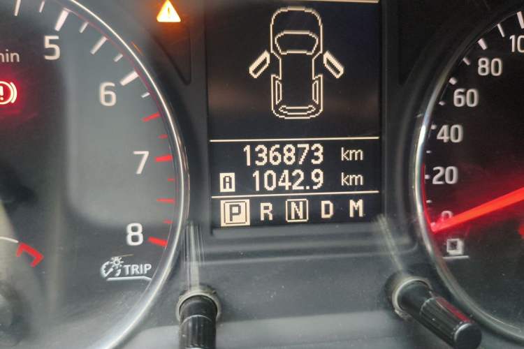 Used Nissan X-Trail 2012 2.5L CVT Luxury Edition 4WD Odometer Close Up