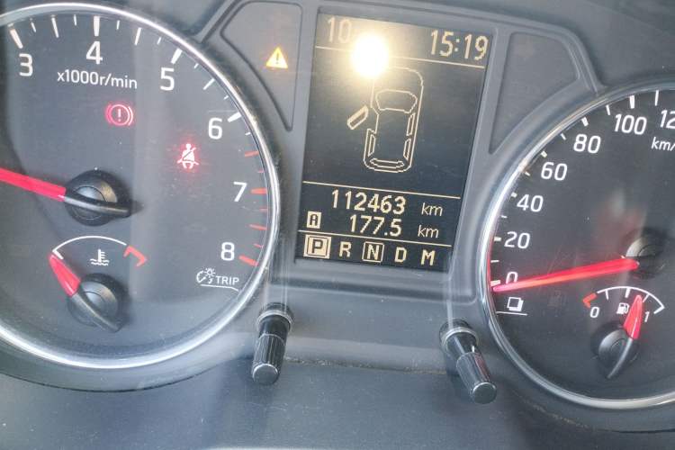 Used Nissan X-Trail 2012 2.5L CVT Luxury Edition 4WD Odometer Close Up