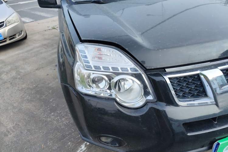 Used Nissan X-Trail 2012 2.5L CVT Luxury Edition 4WD Right Front Headlight