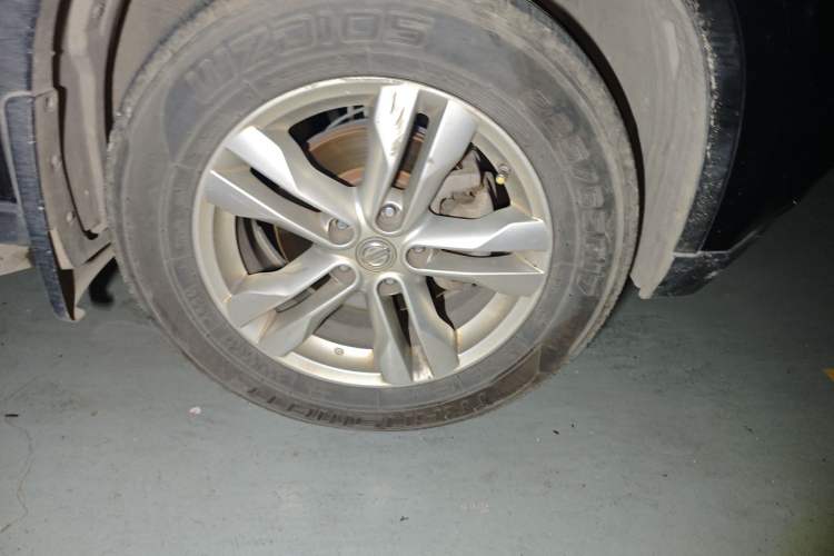 Used Nissan X-Trail 2012 2.0L CVT Comfort Edition 4WD Right Front Wheel Hub