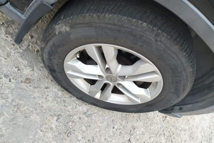 Used Nissan X-Trail 2012 2.5L CVT Luxury Edition 4WD Right Front Wheel Hub
