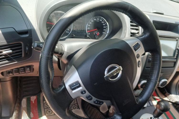 Used Nissan X-Trail 2012 2.5L CVT Luxury Edition 4WD Steering Wheel