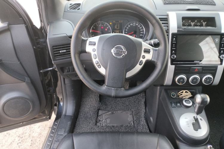 Used Nissan X-Trail 2012 2.5L CVT Luxury Edition 4WD Steering Wheel