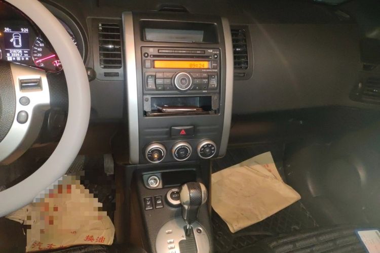 Used Nissan X-Trail 2012 2.5L CVT Luxury Edition 4WD Audio And AC Panel