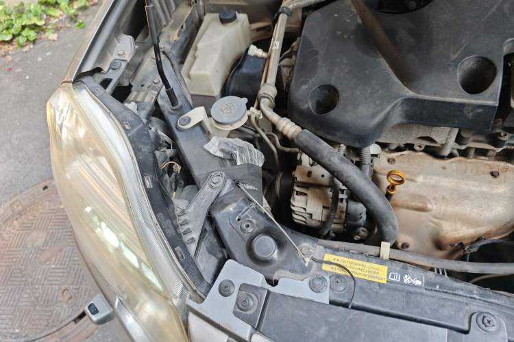 Used Nissan X-Trail 2012 2.5L CVT Flagship Edition 4WD Engine Bay Right