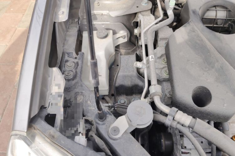 Used Nissan X-Trail 2012 2.5L CVT Luxury Edition 4WD Engine Bay Right
