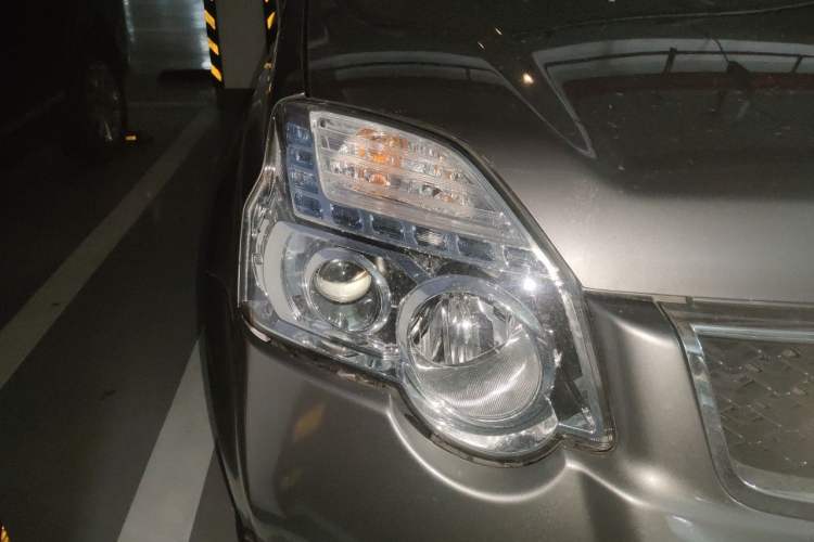 Used Nissan X-Trail 2012 2.5L CVT Luxury Edition 4WD Right Front Headlight