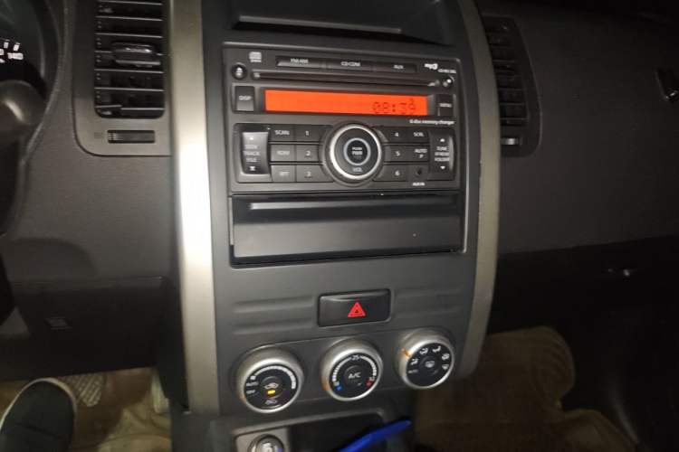 Used Nissan X-Trail 2012 2.5L CVT Luxury Edition 4WD Audio And AC Panel
