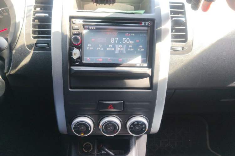 Used Nissan X-Trail 2012 2.5L CVT Luxury Edition 4WD Audio And AC Panel