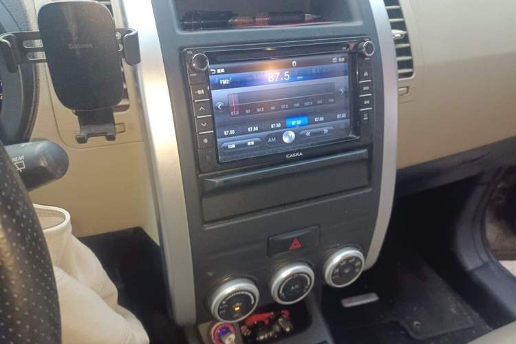 Used Nissan X-Trail 2012 2.5L CVT Luxury Edition 4WD Audio And AC Panel