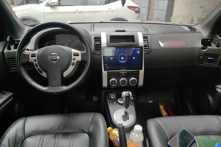Used Nissan X-Trail 2012 2.5L CVT Luxury Edition 4WD Center Console