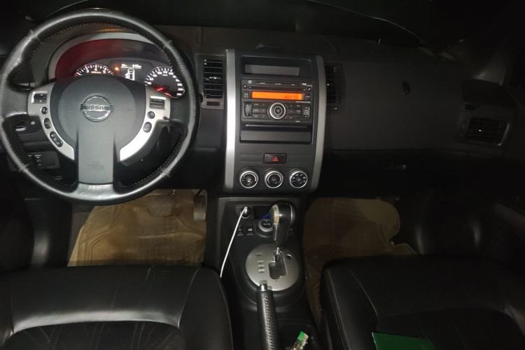 Used Nissan X-Trail 2012 2.5L CVT Luxury Edition 4WD Center Console