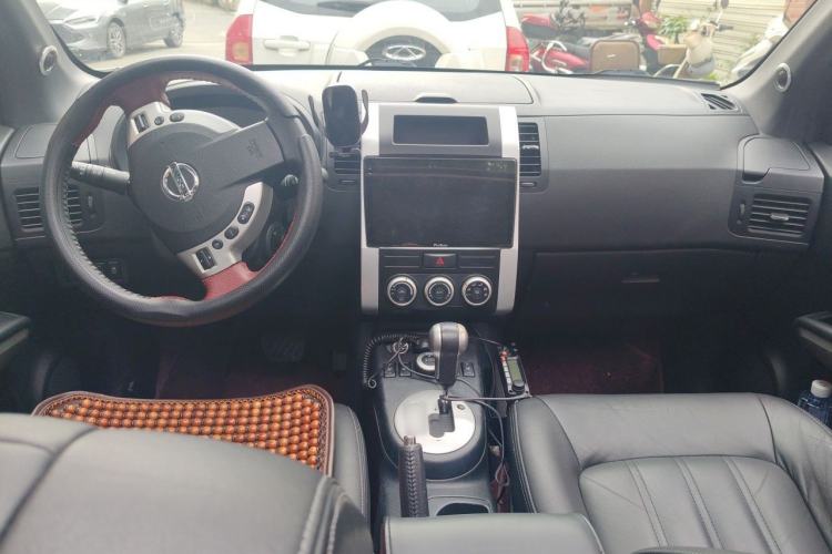 Used Nissan X-Trail 2012 2.5L CVT Luxury Edition 4WD Center Console