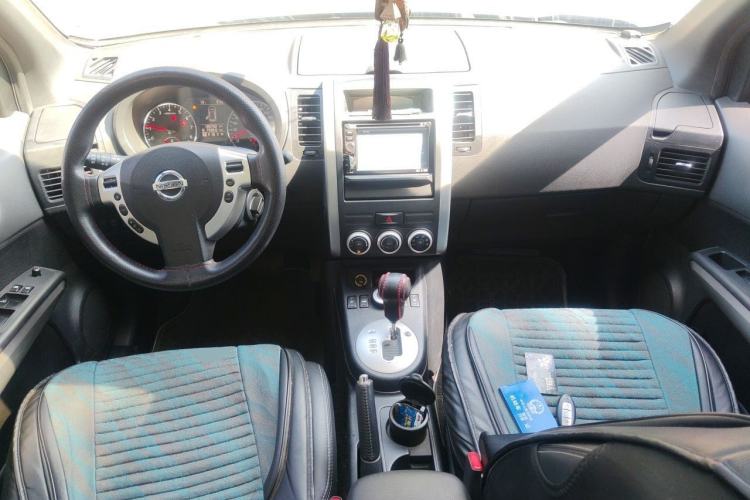 Used Nissan X-Trail 2012 2.5L CVT Luxury Edition 4WD Center Console