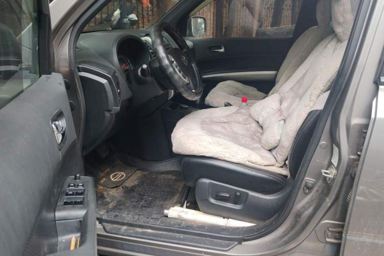 Used Nissan X-Trail 2012 2.5L CVT Luxury Edition 4WD Driver Seat