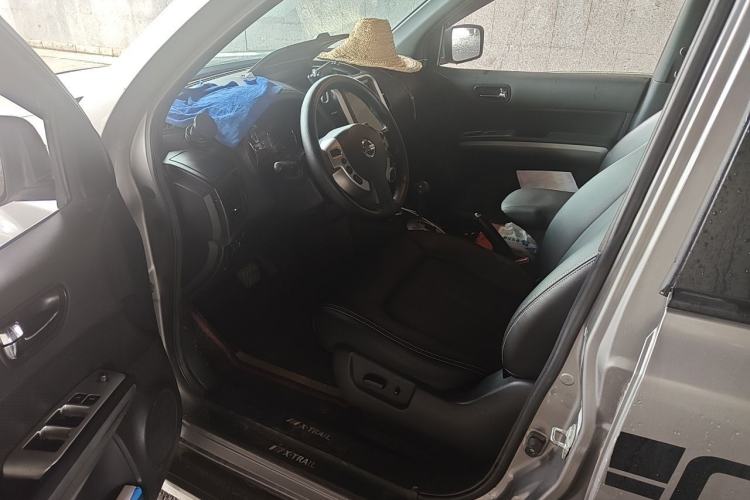 Used Nissan X-Trail 2012 2.5L CVT Luxury Edition 4WD Driver Seat