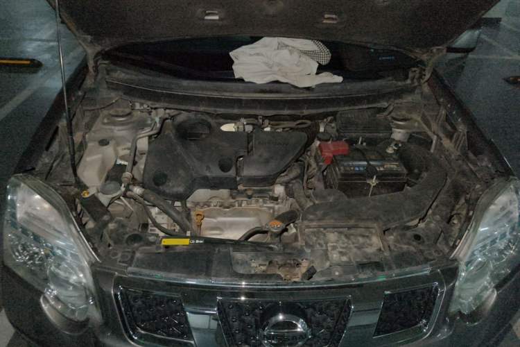 Used Nissan X-Trail 2012 2.5L CVT Luxury Edition 4WD Engine Bay
