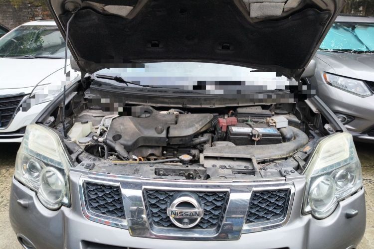 Used Nissan X-Trail 2012 2.5L CVT Flagship Edition 4WD Engine Bay