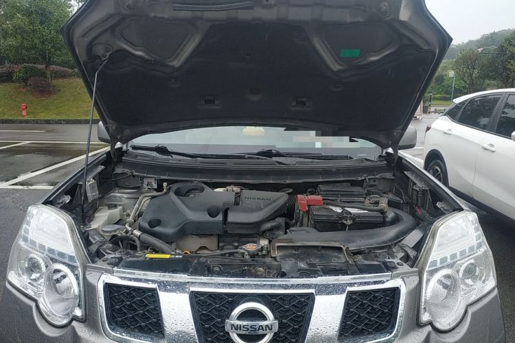 Used Nissan X-Trail 2012 2.5L Manual Luxury Edition 4WD Engine Bay