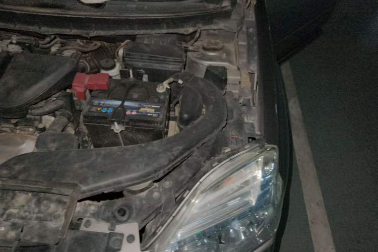 Used Nissan X-Trail 2012 2.5L CVT Luxury Edition 4WD Engine Bay Left