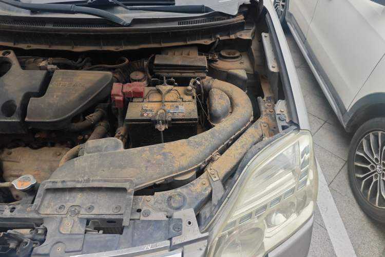 Used Nissan X-Trail 2012 2.5L CVT Luxury Edition 4WD Engine Bay Left
