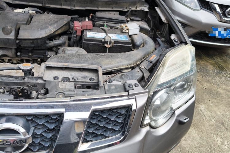 Used Nissan X-Trail 2012 2.5L CVT Flagship Edition 4WD Engine Bay Left
