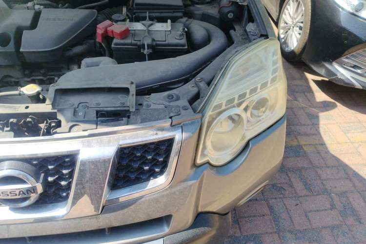 Used Nissan X-Trail 2012 2.5L CVT Luxury Edition 4WD Engine Bay Left