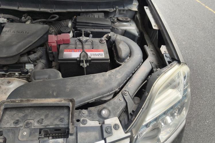 Used Nissan X-Trail 2012 2.5L CVT Luxury Edition 4WD Engine Bay Left