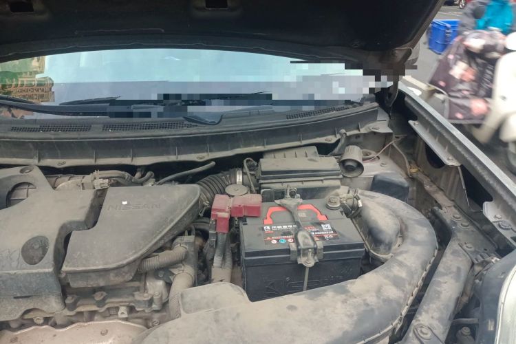 Used Nissan X-Trail 2012 2.5L CVT Luxury Edition 4WD Engine Bay Left