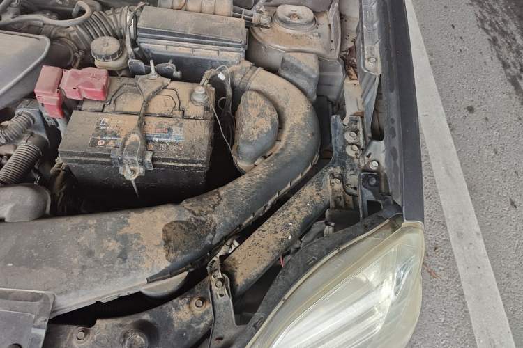 Used Nissan X-Trail 2012 2.5L CVT Luxury Edition 4WD Engine Bay Left